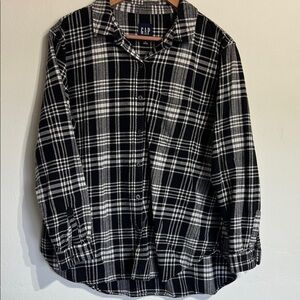 GAP Women’s Flannel Plaid Button-Down Shirt